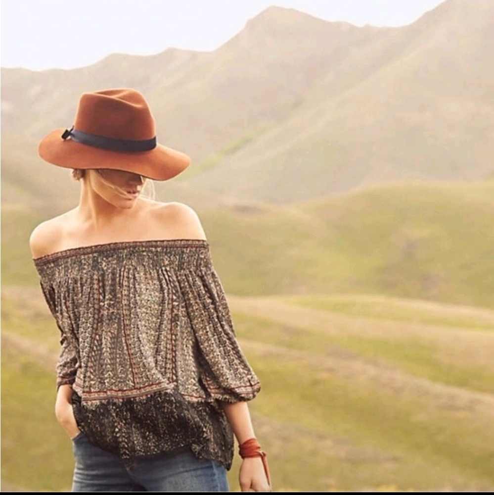 ⭐Anthropologie Vanessa Virginia Augusta Boho Off the Shoulder Lace Trim Top⭐